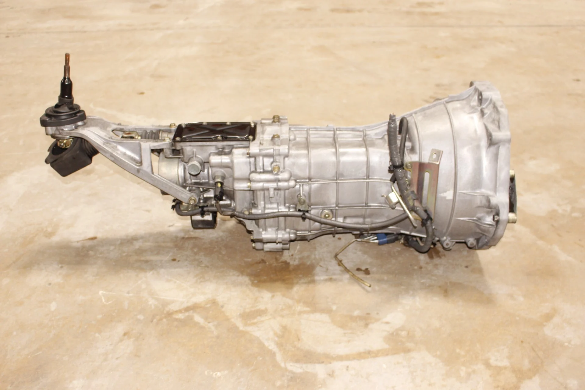 2003-2005 Nissan 350Z RWD Manual JDM Transmission 6 Speed VQ35DE - Image 6