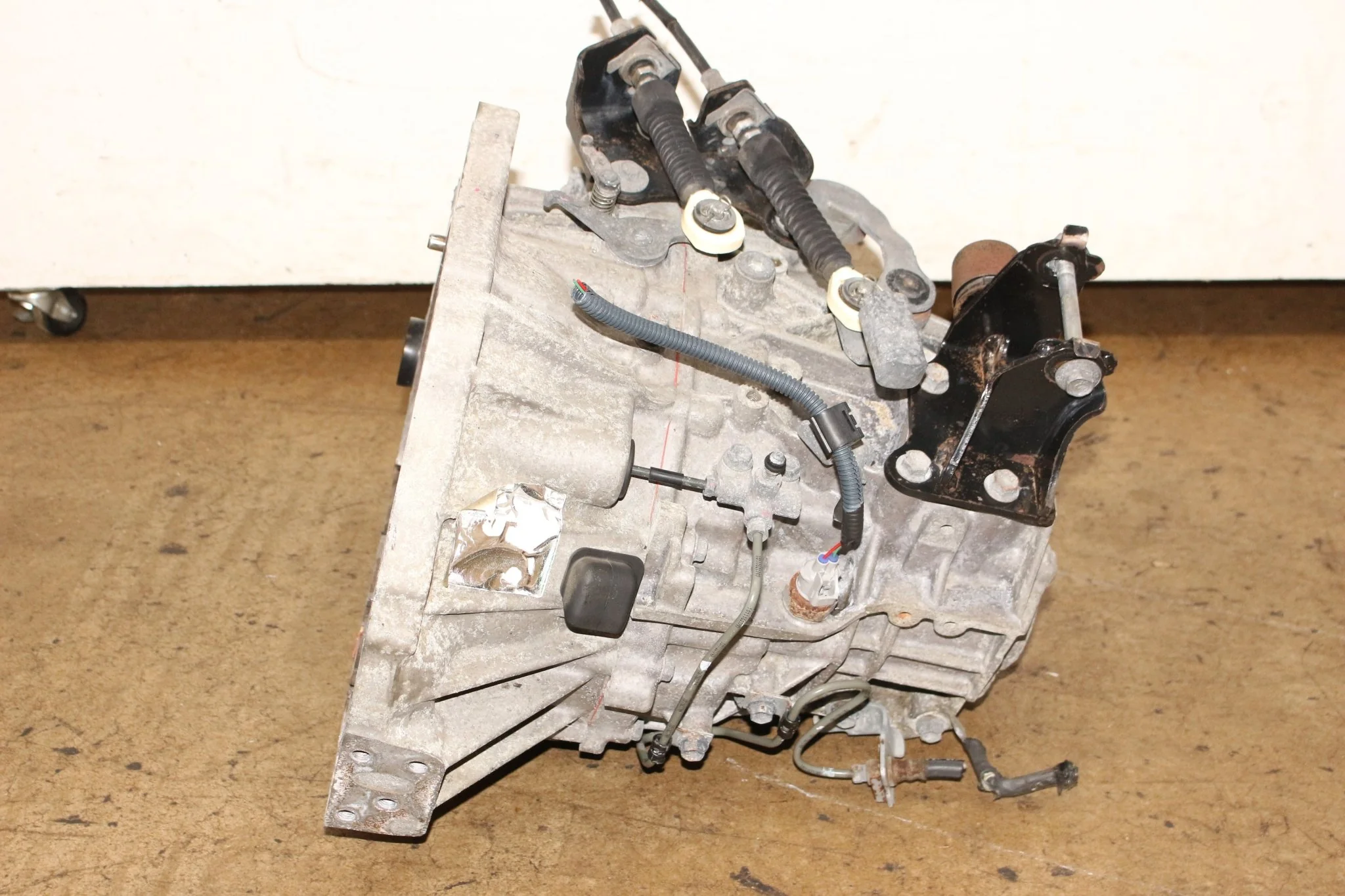 2017-2018 Toyota Corolla iM 6 Speed Manual Transmission JDM 2ZR - Image 4